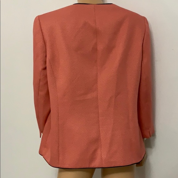 Woman’s Le Suit Separates Blazer. - Picture 3 of 8